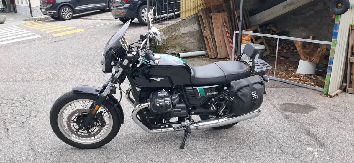 Moto Guzzi V7 III Special (2017 - 20) (6)