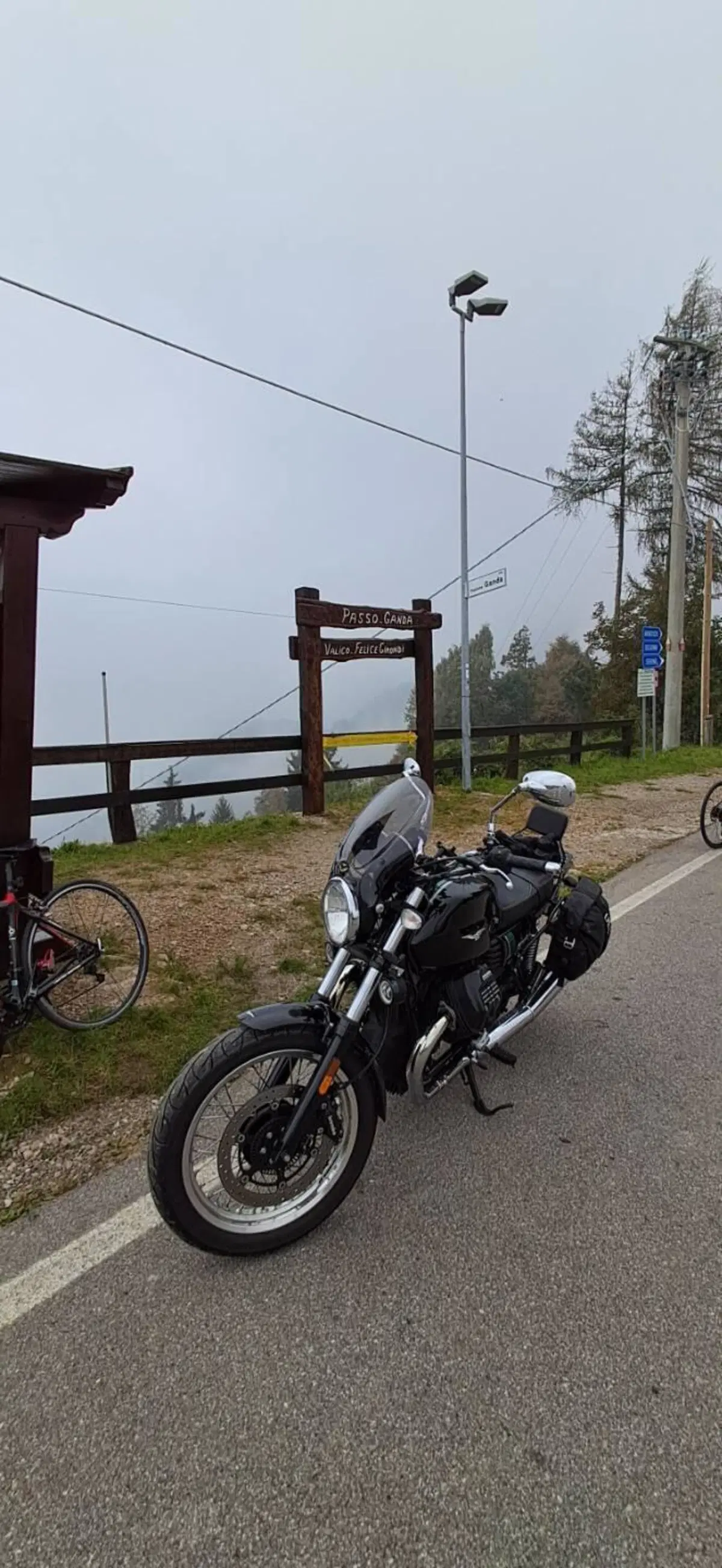 Moto Guzzi V7 III Special (2017 - 20) (7)