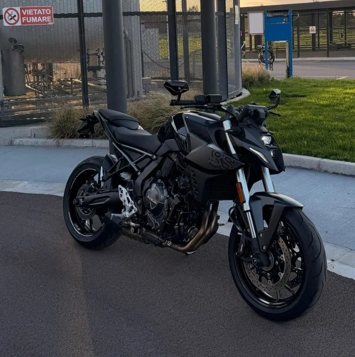 Suzuki GSX-8S (2023 - 24) (2)