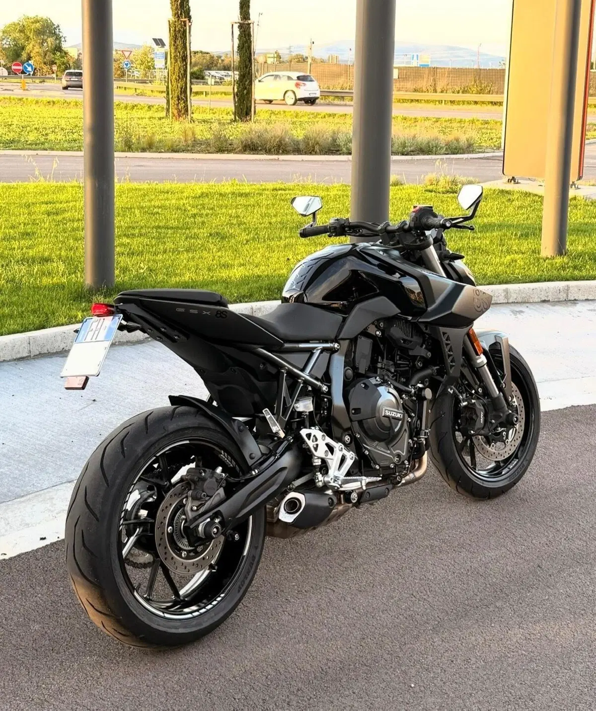 Suzuki GSX-8S (2023 - 24) (3)