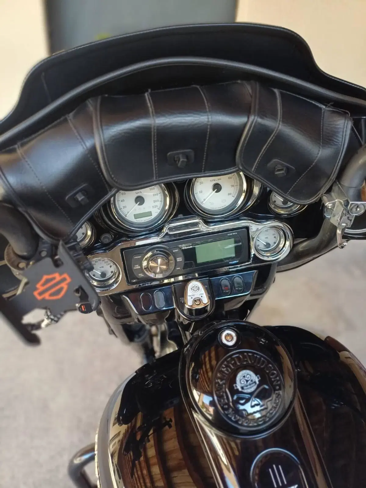 Harley-Davidson 1584 Street Glide (2008 - 10) - FLHX (2)