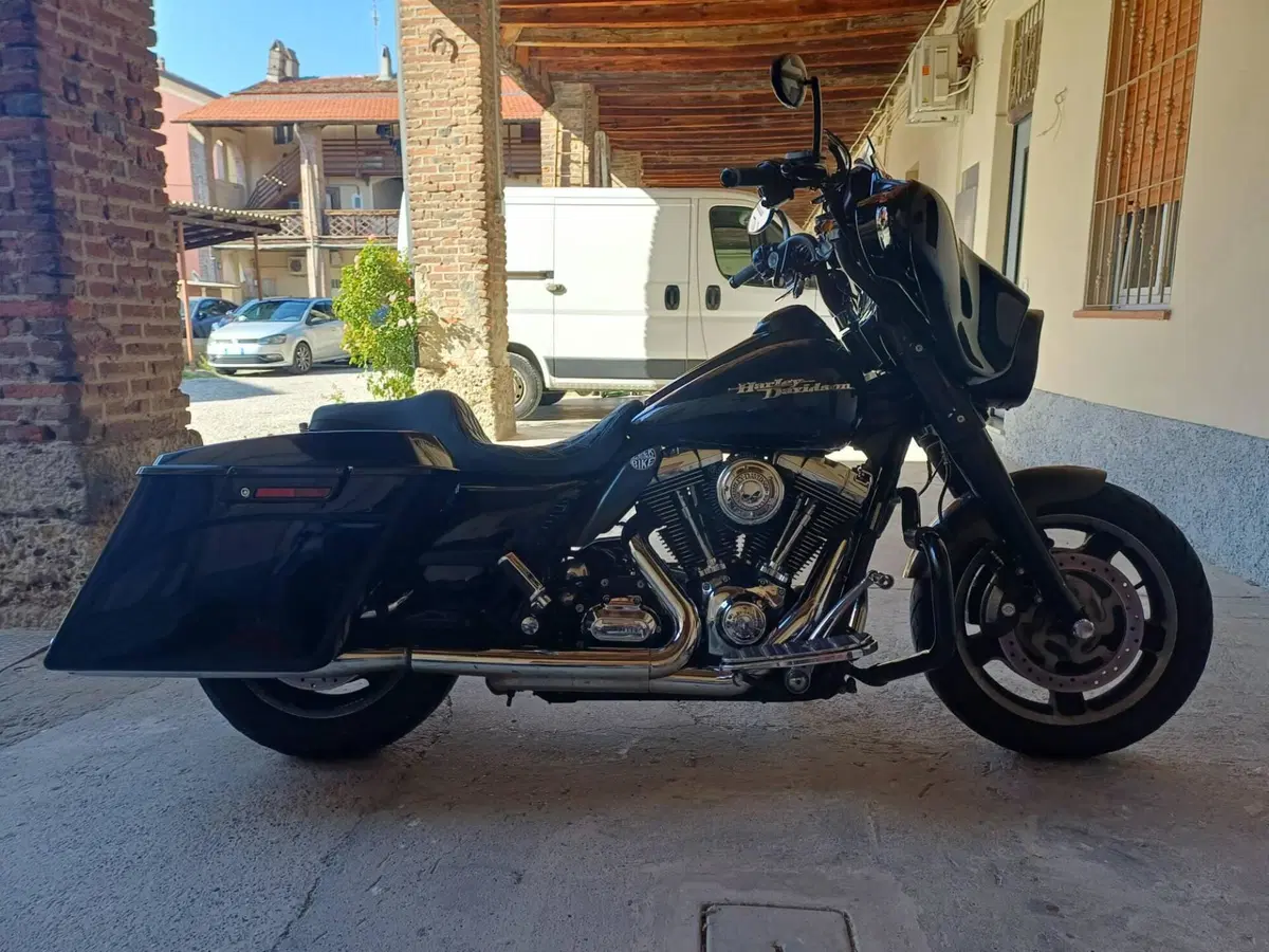 Harley-Davidson 1584 Street Glide (2008 - 10) - FLHX (6)