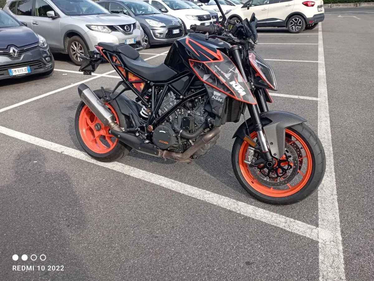 KTM 1290 Super Duke R (2019) (3)