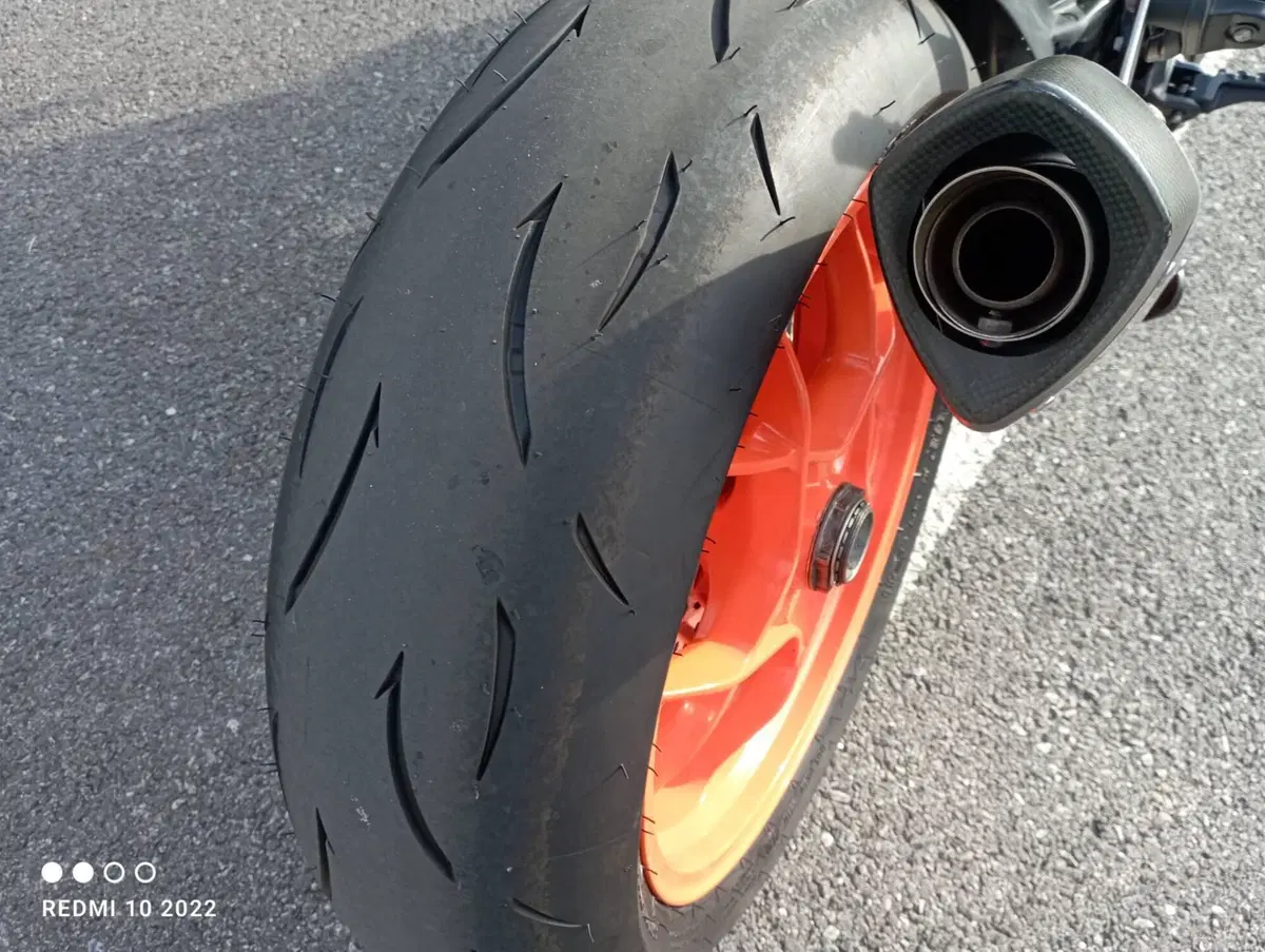 KTM 1290 Super Duke R (2019) (10)