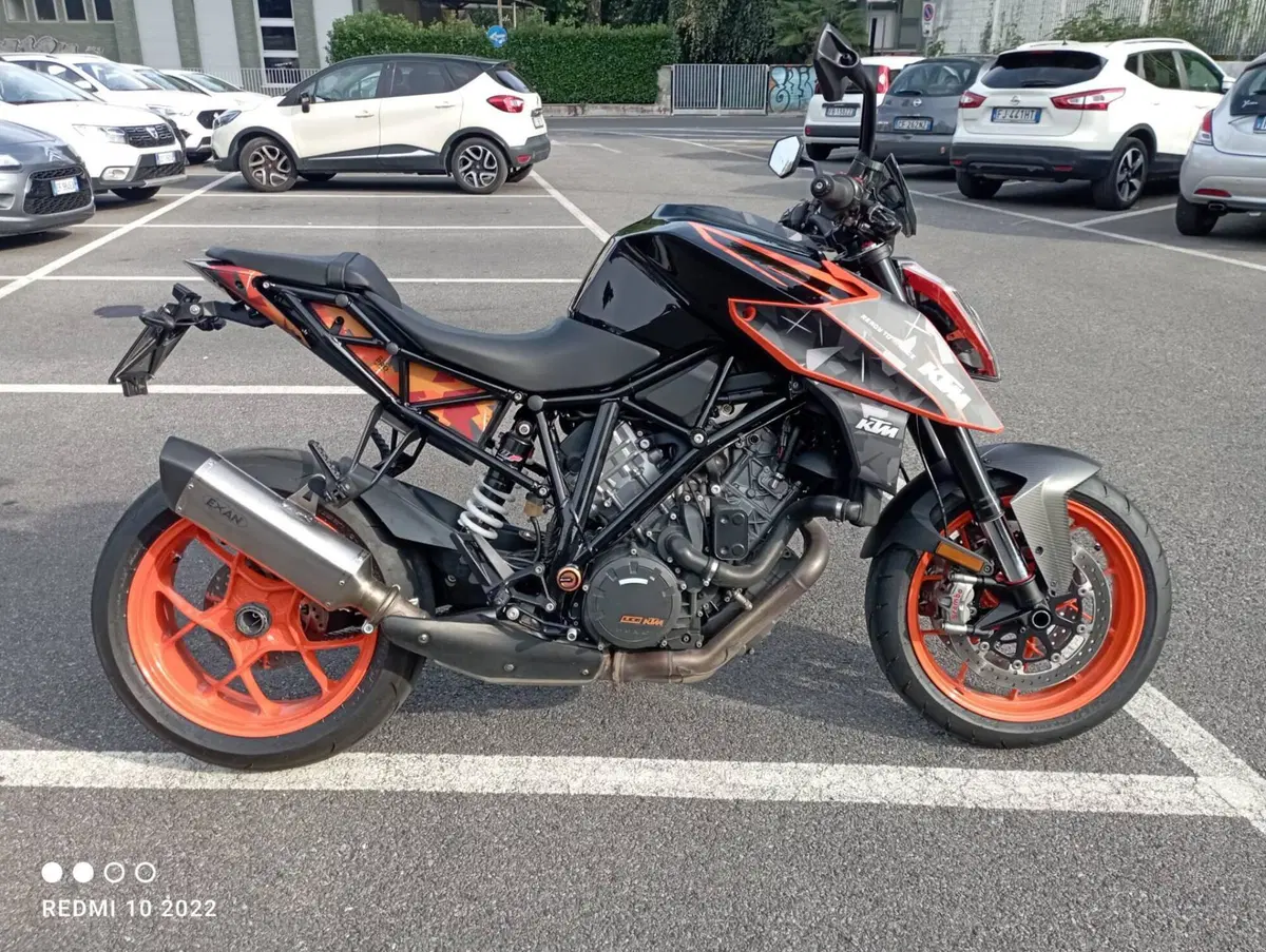 KTM 1290 Super Duke R (2019) (11)