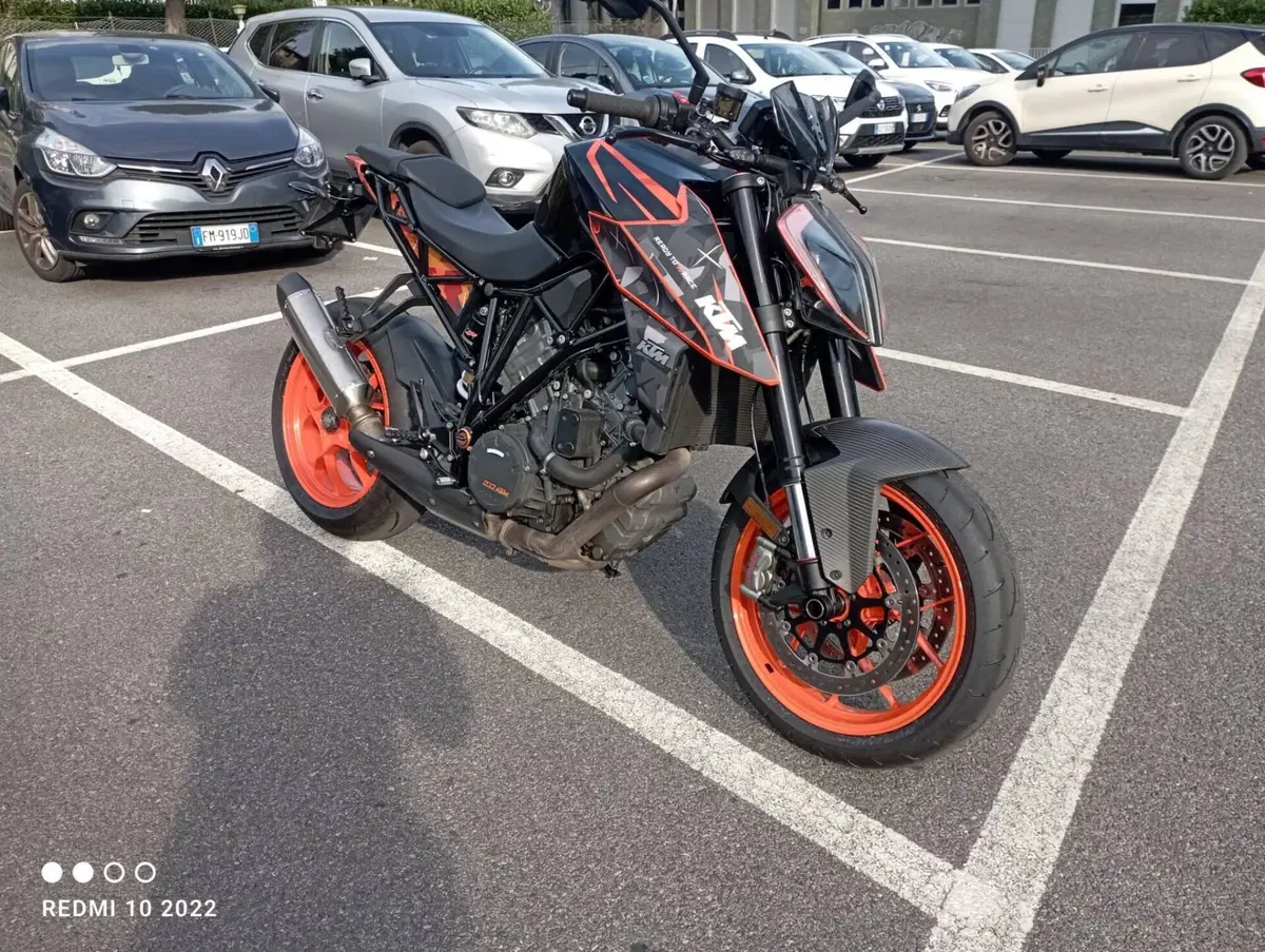 KTM 1290 Super Duke R (2019) (12)