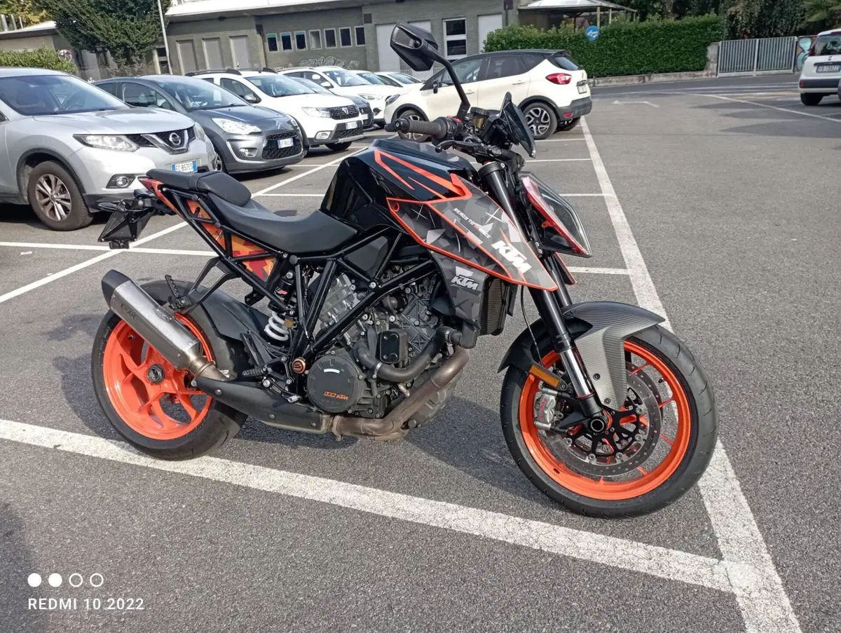 KTM 1290 Super Duke R (2019) (13)