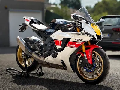 Yamaha YZF R1 World GP 60th Anniversary (2022 - 23) usata