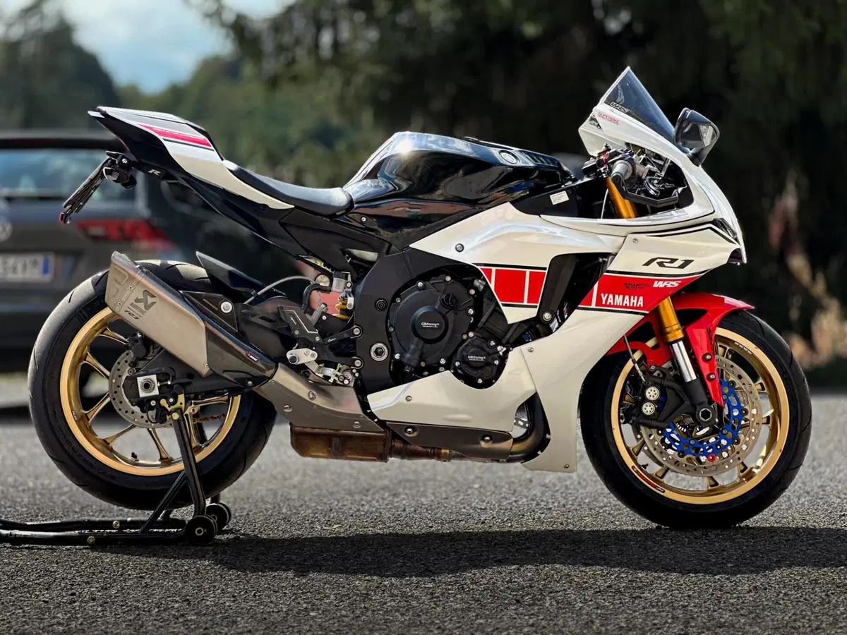 Yamaha YZF R1 World GP 60th Anniversary (2022 - 23) (4)