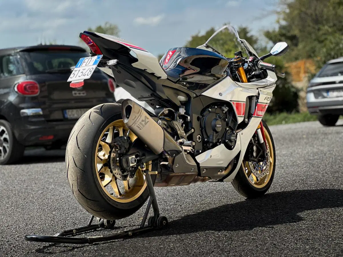 Yamaha YZF R1 World GP 60th Anniversary (2022 - 23) (6)