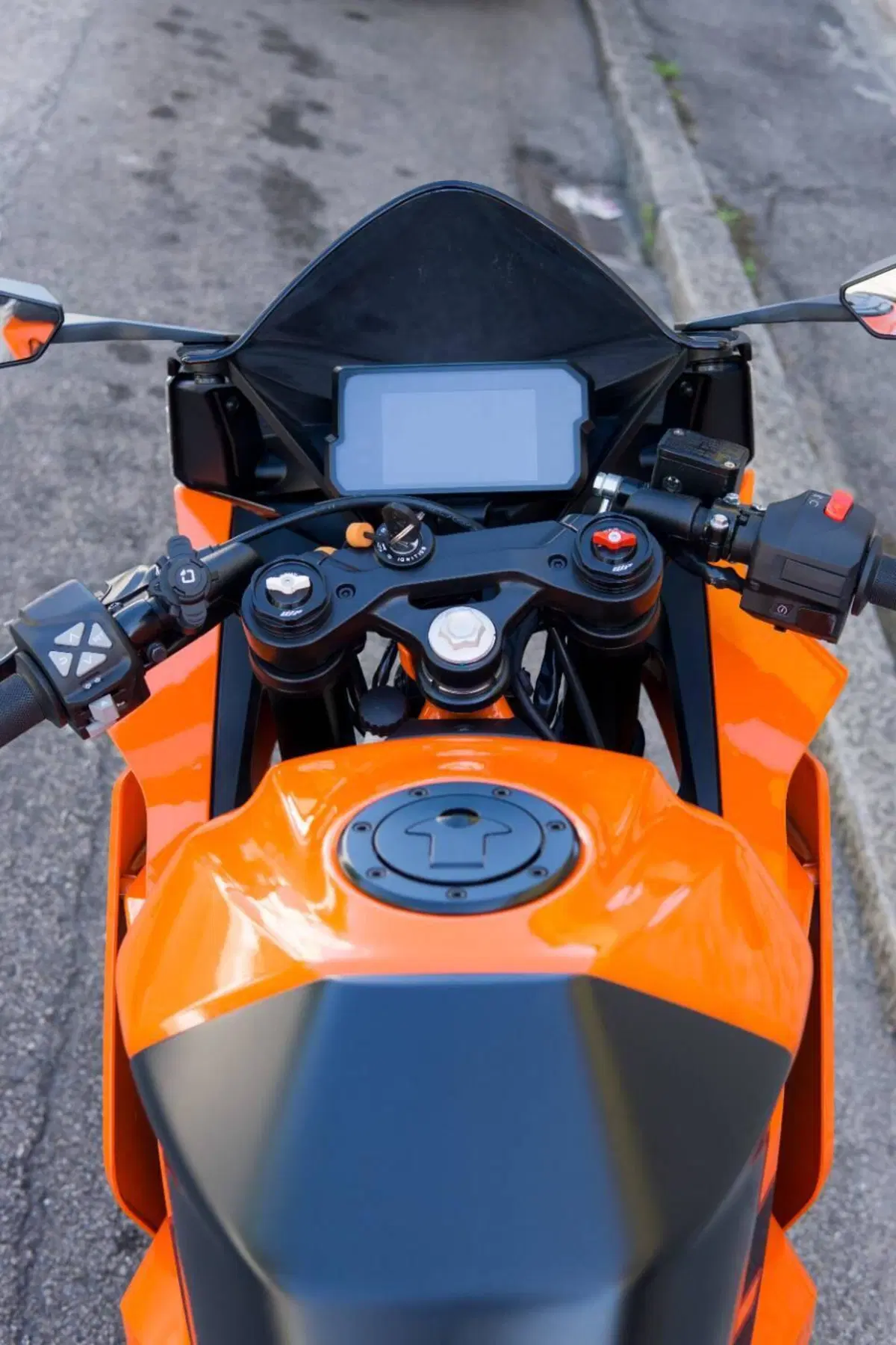 KTM RC 390 (2022 - 26) (4)