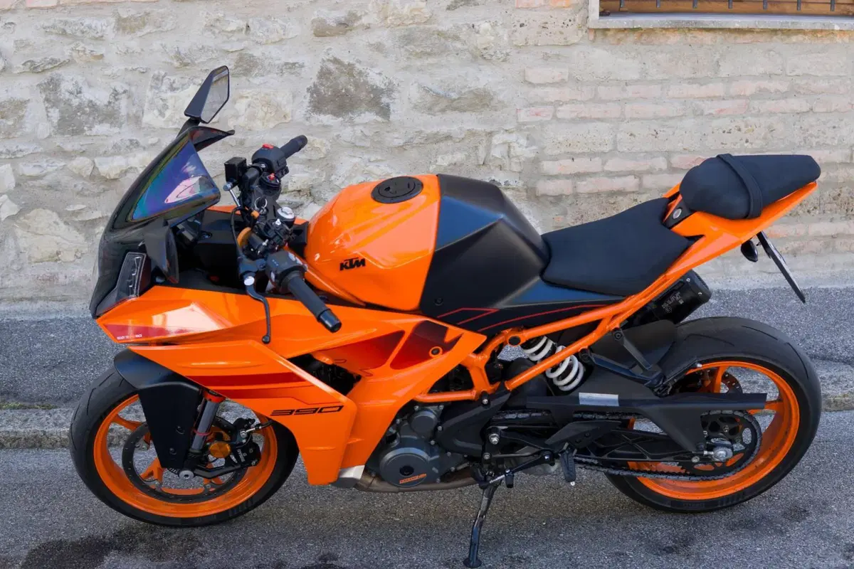 KTM RC 390 (2022 - 26) (3)