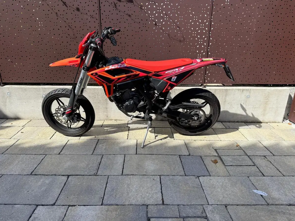 Betamotor RR 125 4T Motard T (2023 - 24) (2)