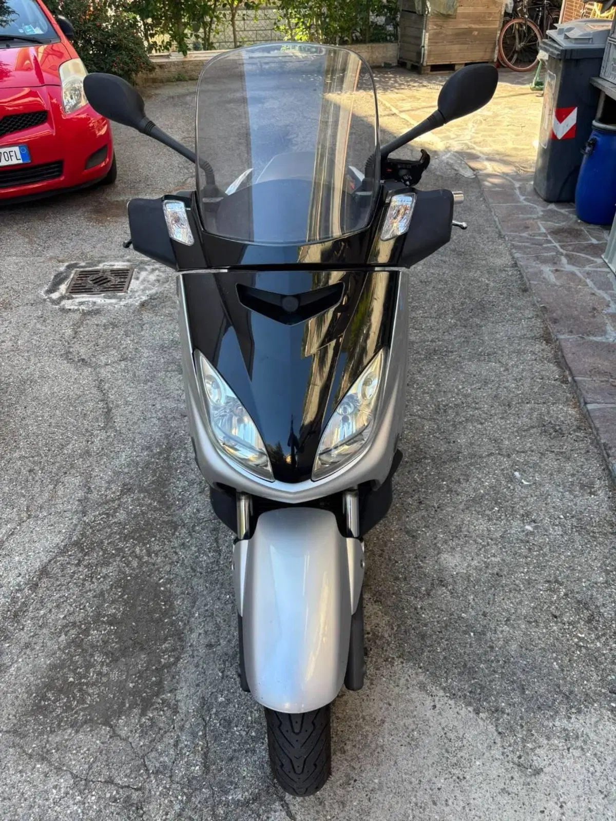 Yamaha X-Max 250 (2007 - 09) (4)