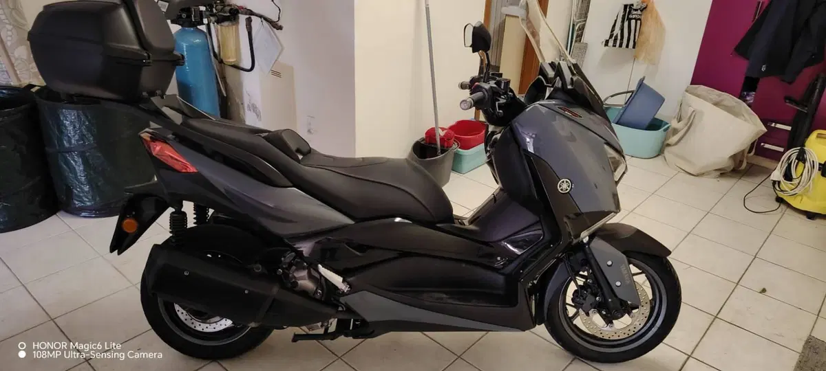 Yamaha X-Max 300 Tech Max (2021 - 24) (4)
