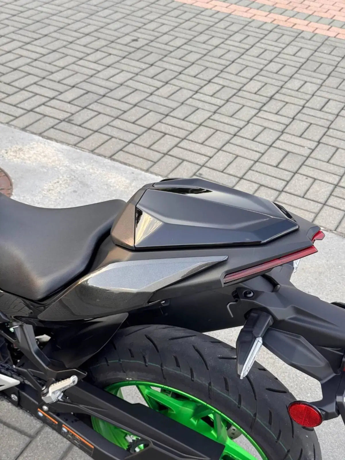 Kawasaki Z 500 SE (2024 - 26) (5)