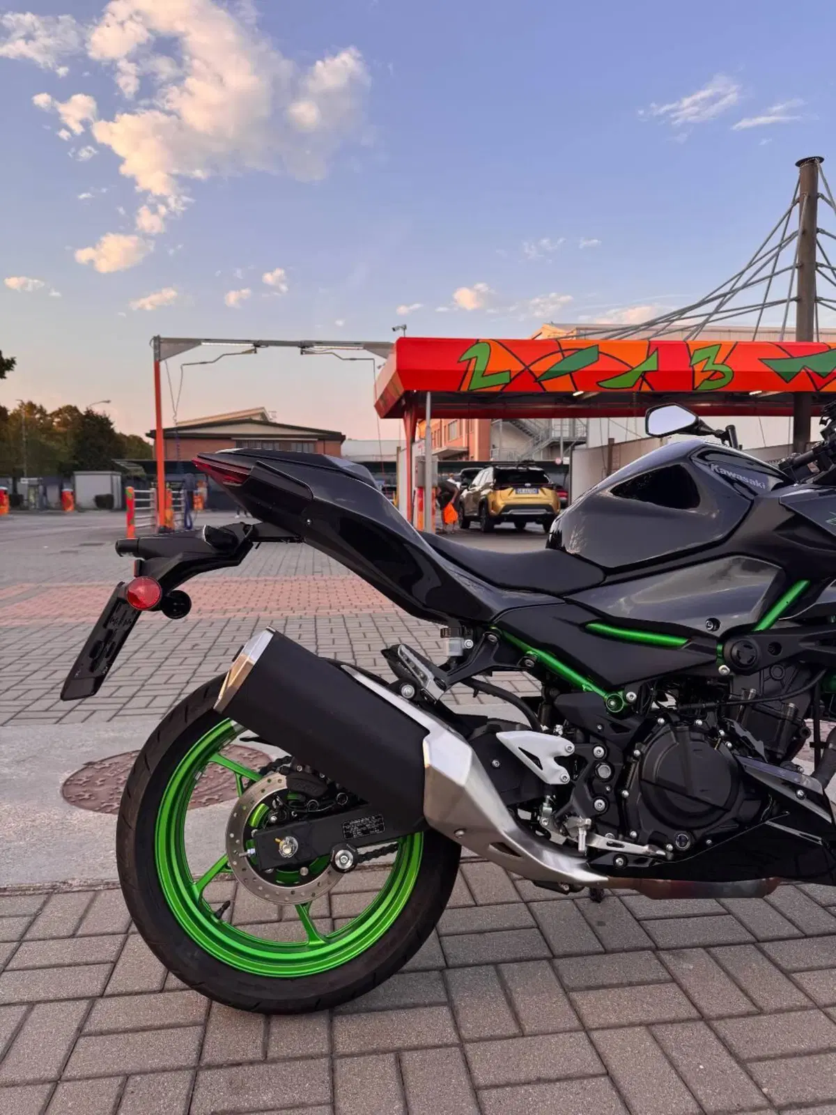 Kawasaki Z 500 SE (2024 - 26) (7)