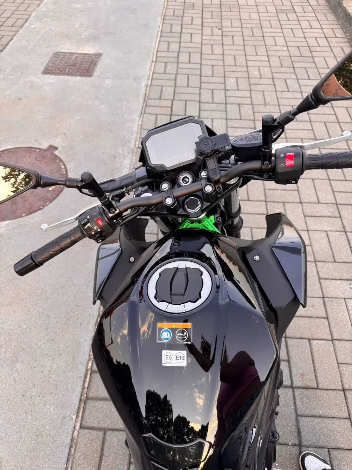 Kawasaki Z 500 SE (2024 - 26) (8)