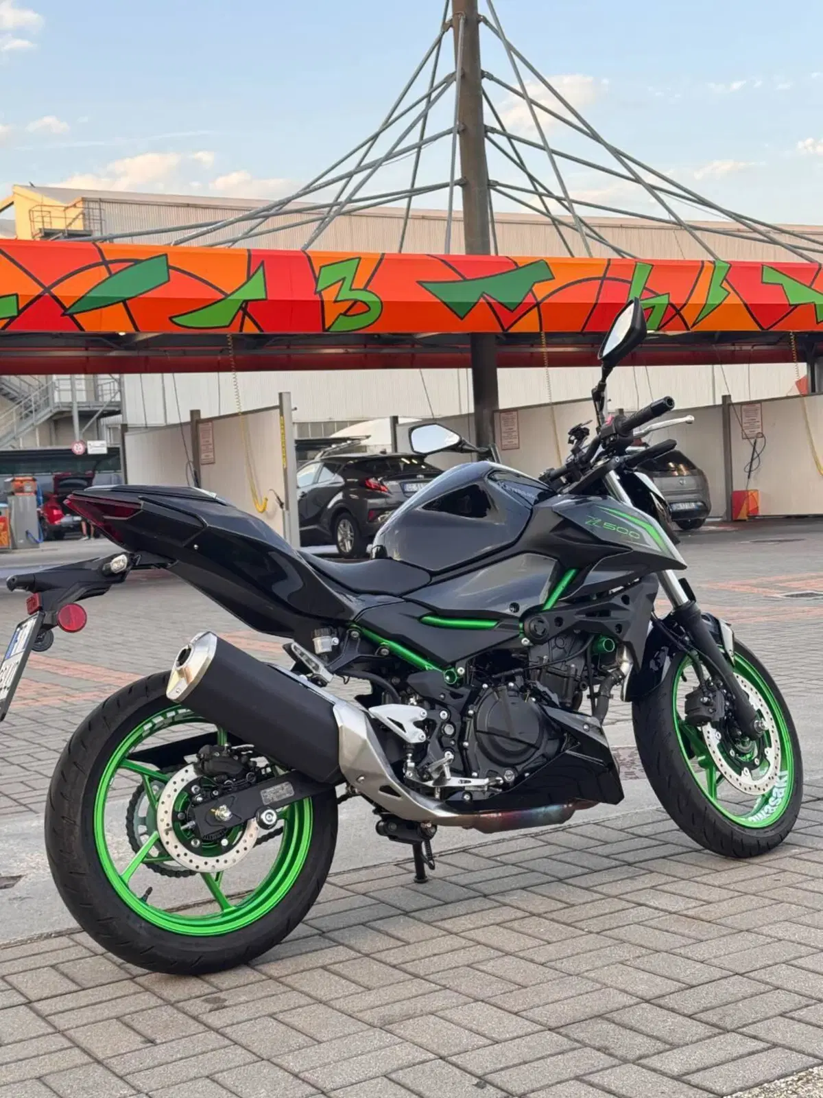 Kawasaki Z 500 SE (2024 - 26) (9)