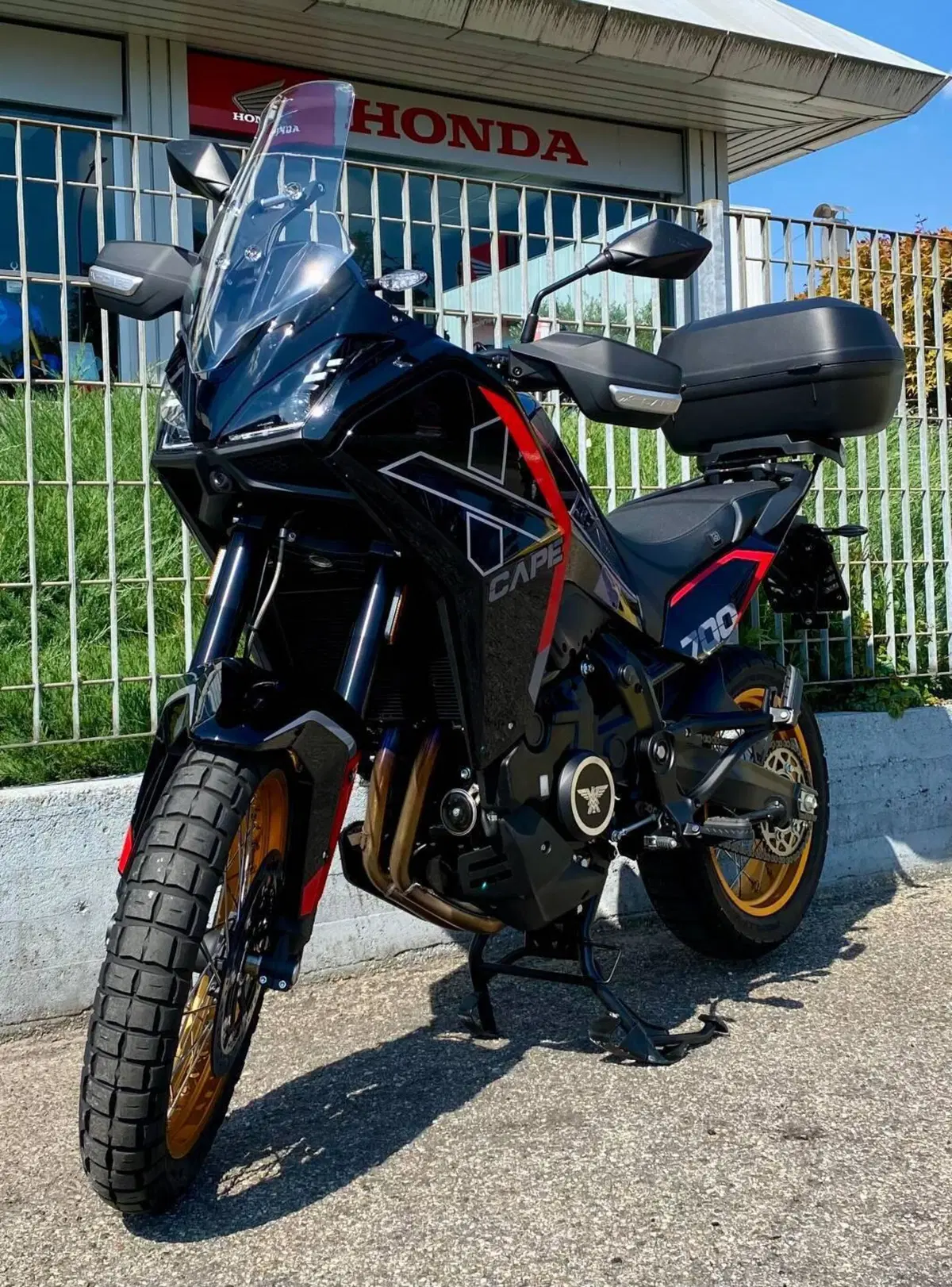 Moto Morini X-Cape 700 Gold Edition (2025 - 26) (2)