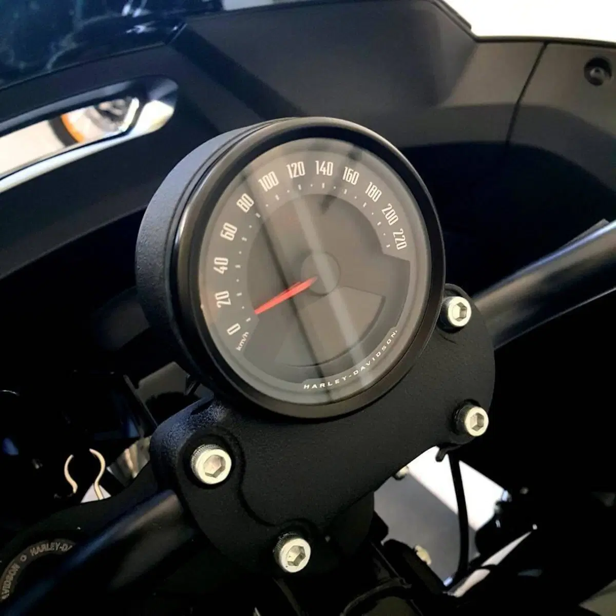 Harley-Davidson Low Rider ST (2025 - 26) (5)