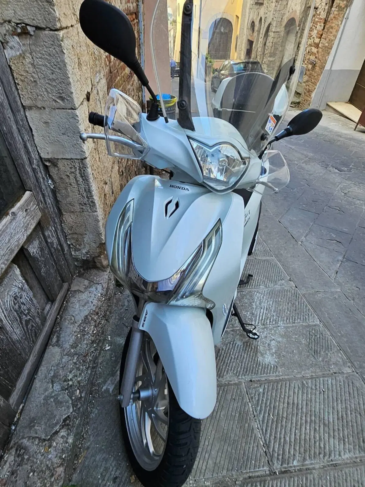 Honda SH 150i (2009 - 12) (2)