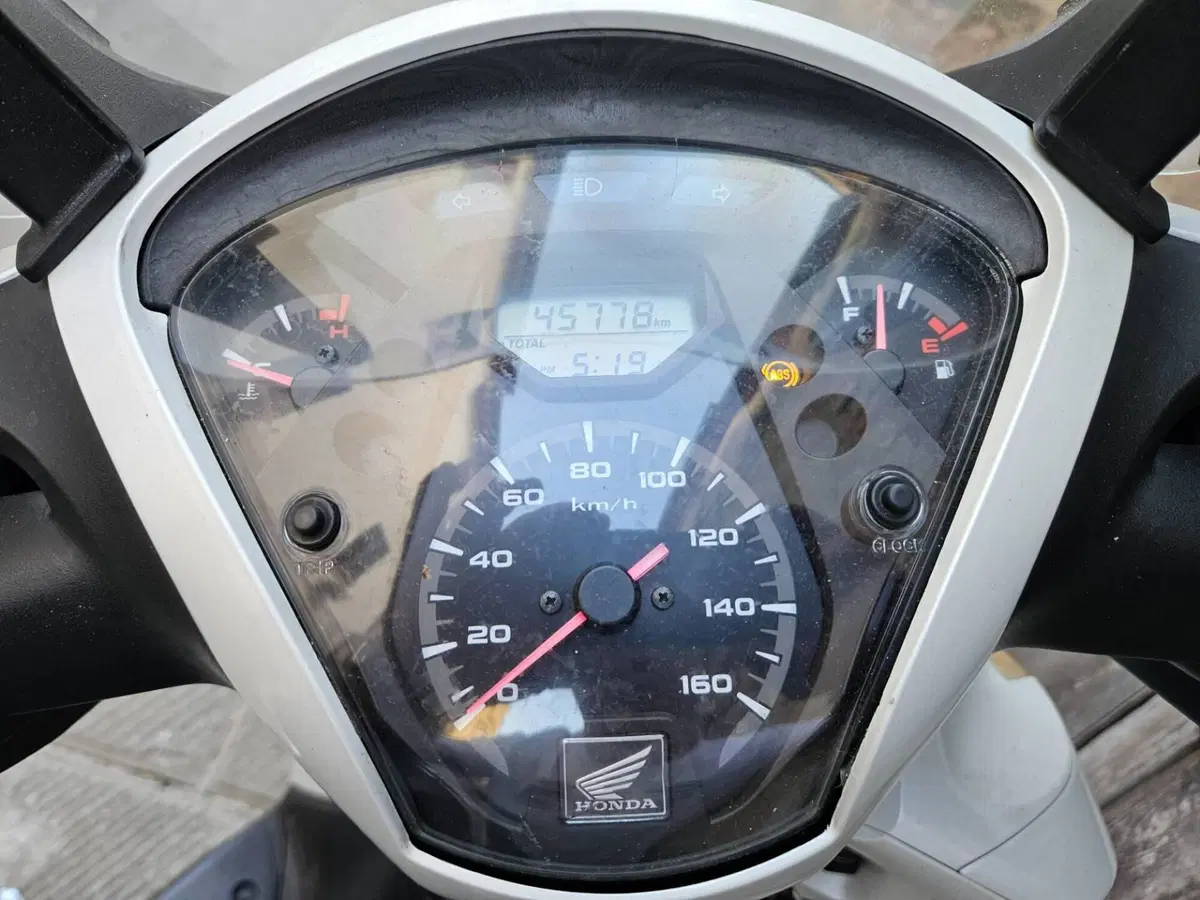 Honda SH 150i (2009 - 12) (5)