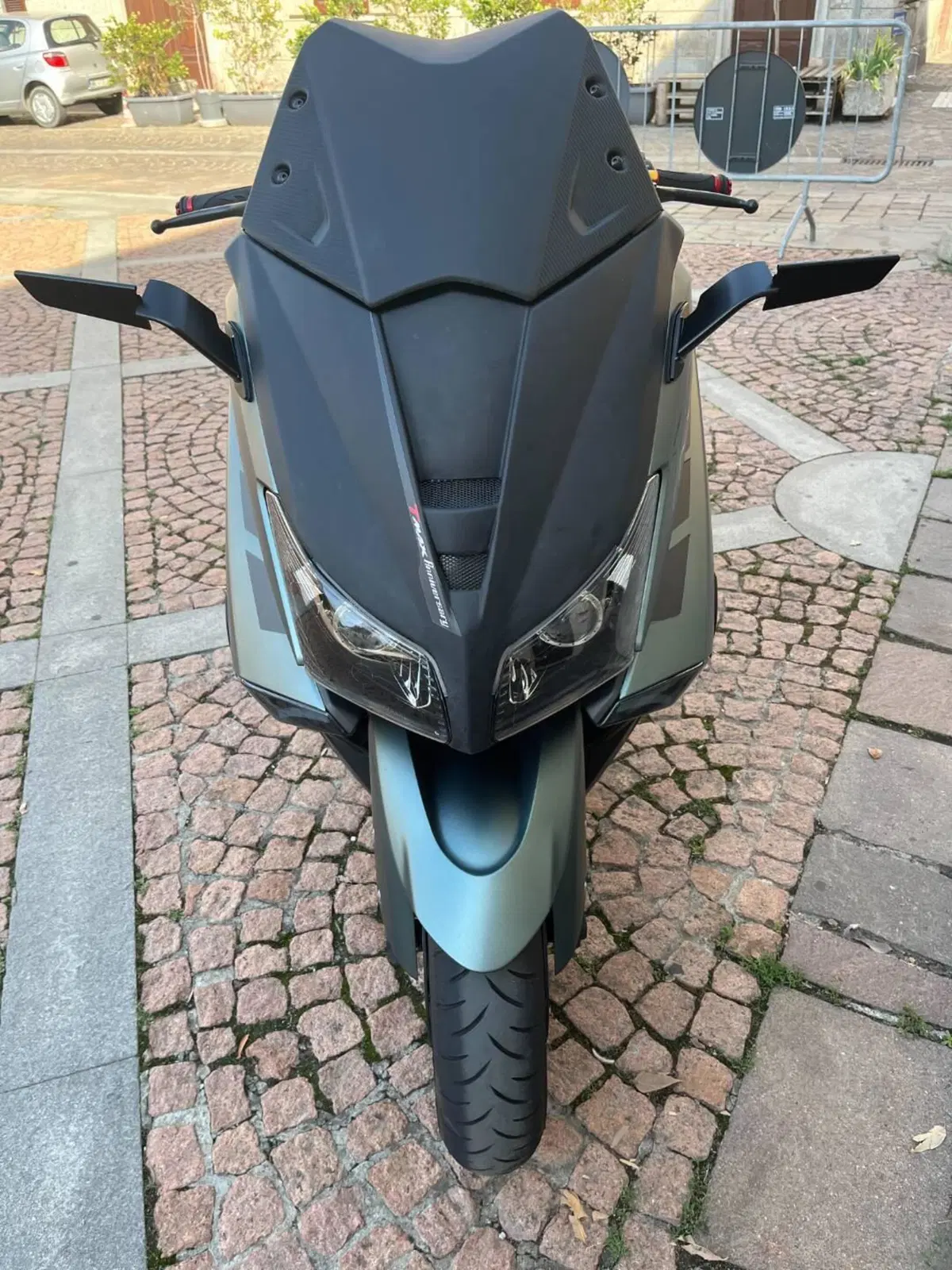 Yamaha T-Max 530 Iron Max (2014 - 17) (2)