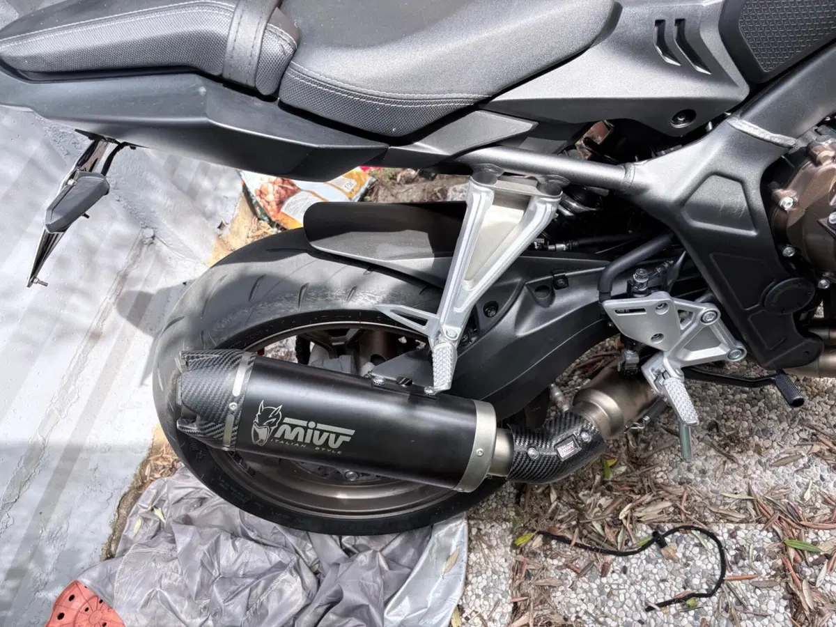 Honda CB 650 R E-Clutch (2024 - 26) (4)