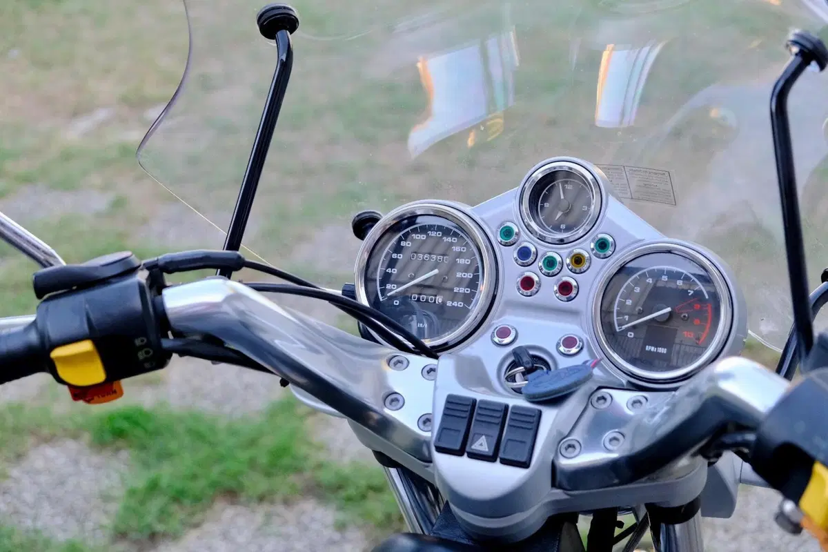Bmw R 1100 R (4)