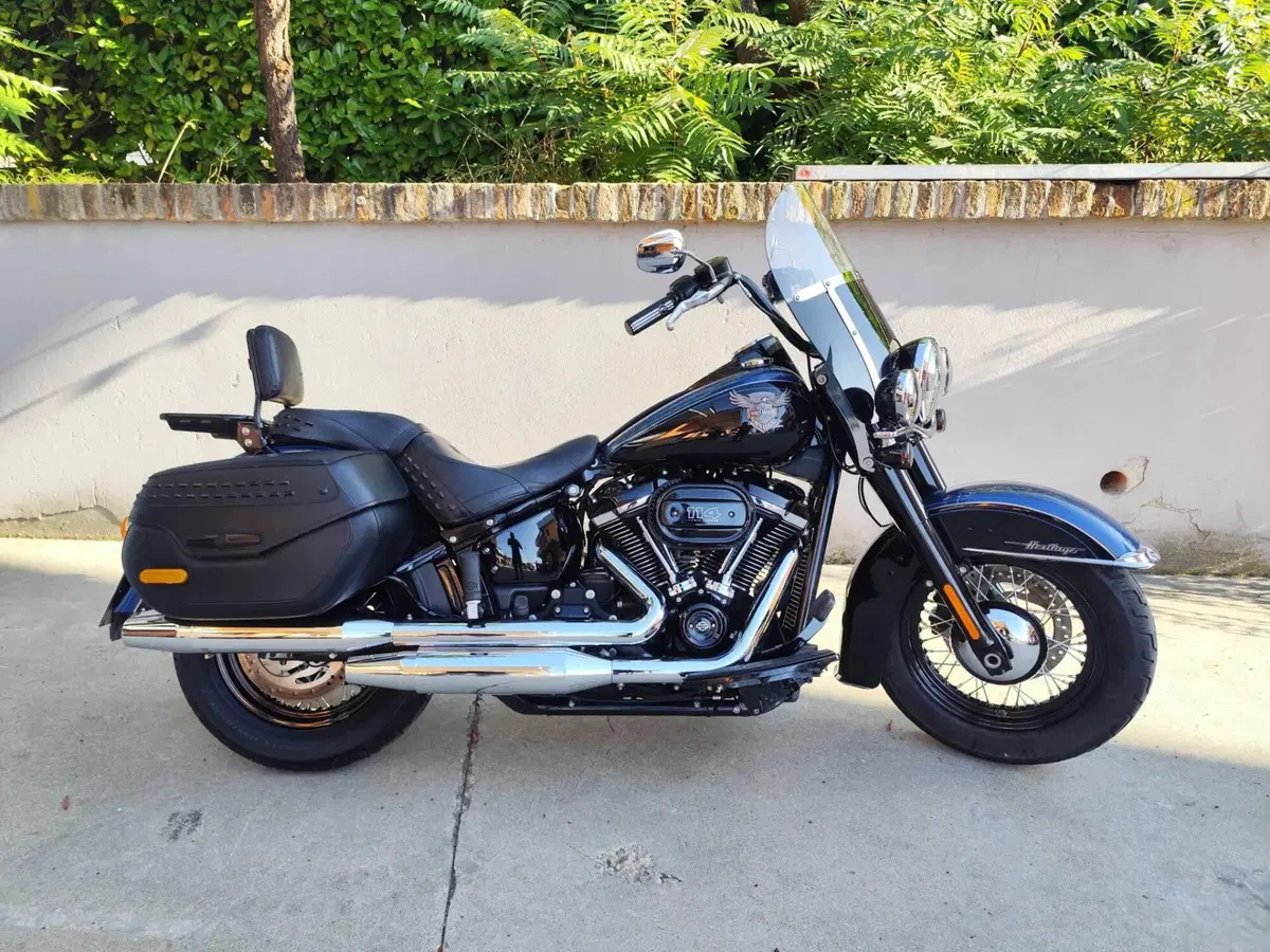 Harley-Davidson 114 Heritage Classic (2018 - 20) - FLHCS
