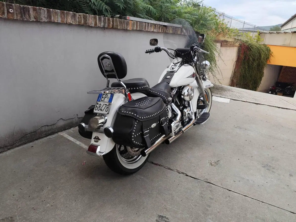 Harley-Davidson 1450 Heritage Classic (1999 - 02) - FLSTC (3)