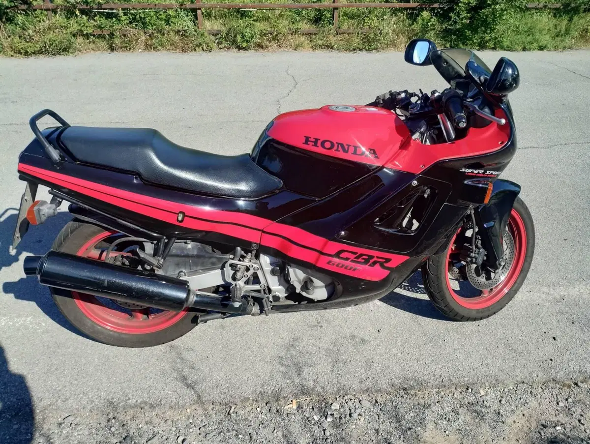 Honda cbr 600 f (2)