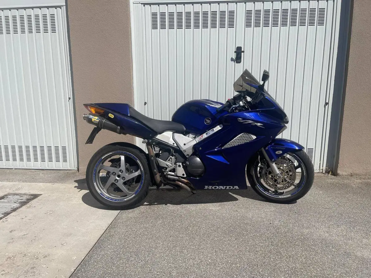 Honda VFR 800 (2002 - 05) (2)