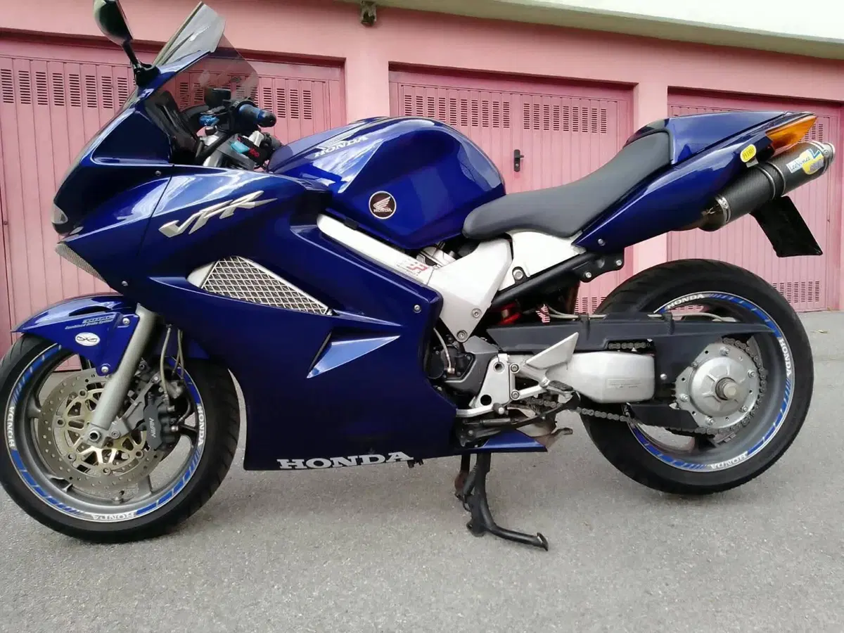Honda VFR 800 (2002 - 05) (5)
