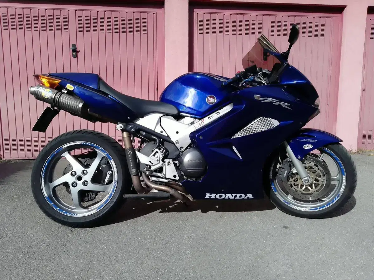 Honda VFR 800 (2002 - 05) (7)