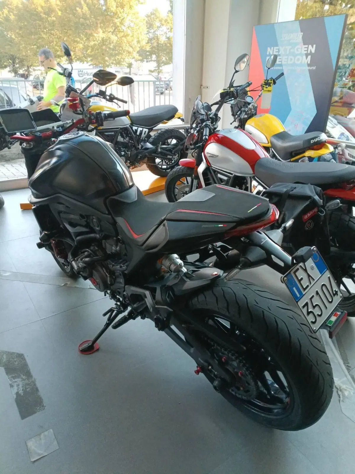 Ducati Monster 937 (2021 - 25) (3)