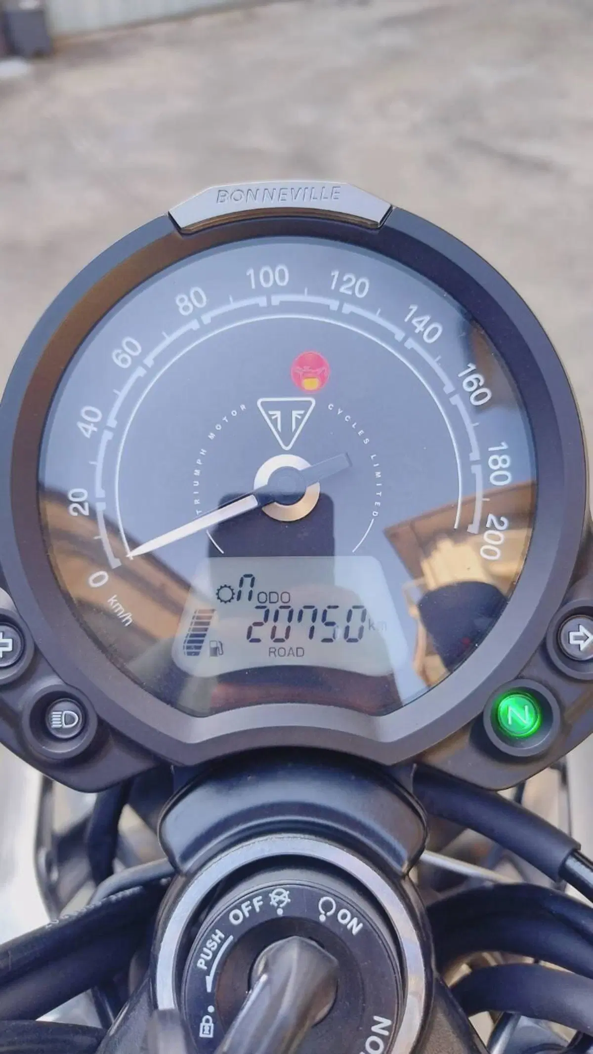 Triumph Street Twin 900 (2021 - 22) (5)