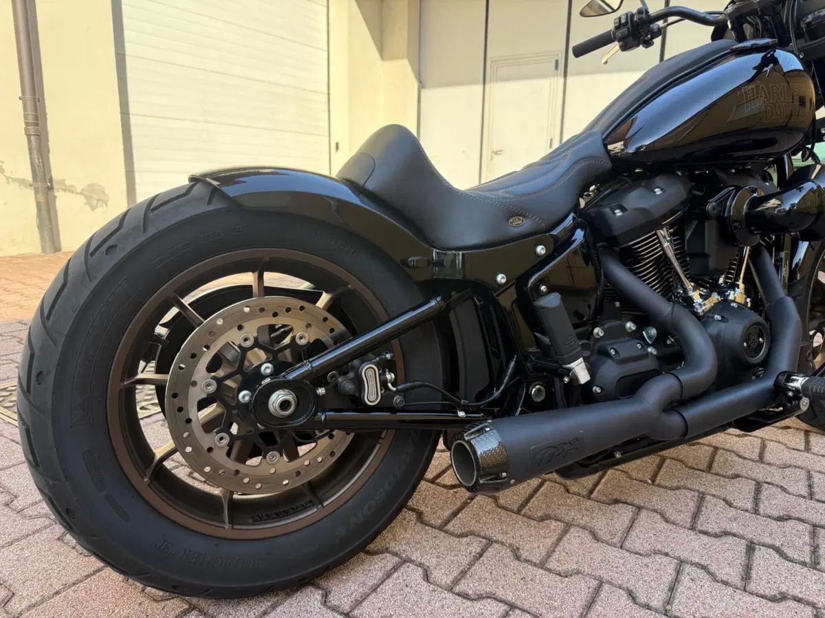 Harley-Davidson 114 Low Rider S (2021) - FXLRS (4)