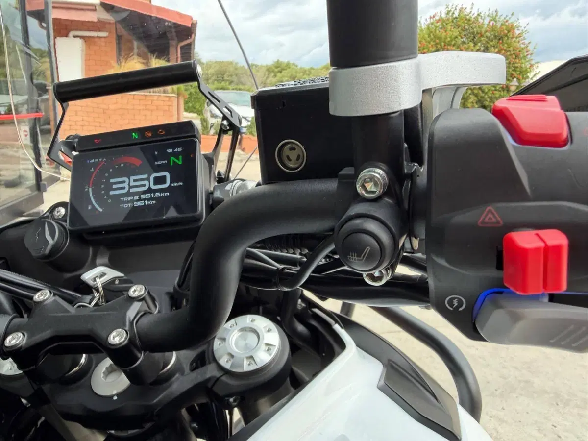 Benelli TRK 702 (2023 - 25) (5)