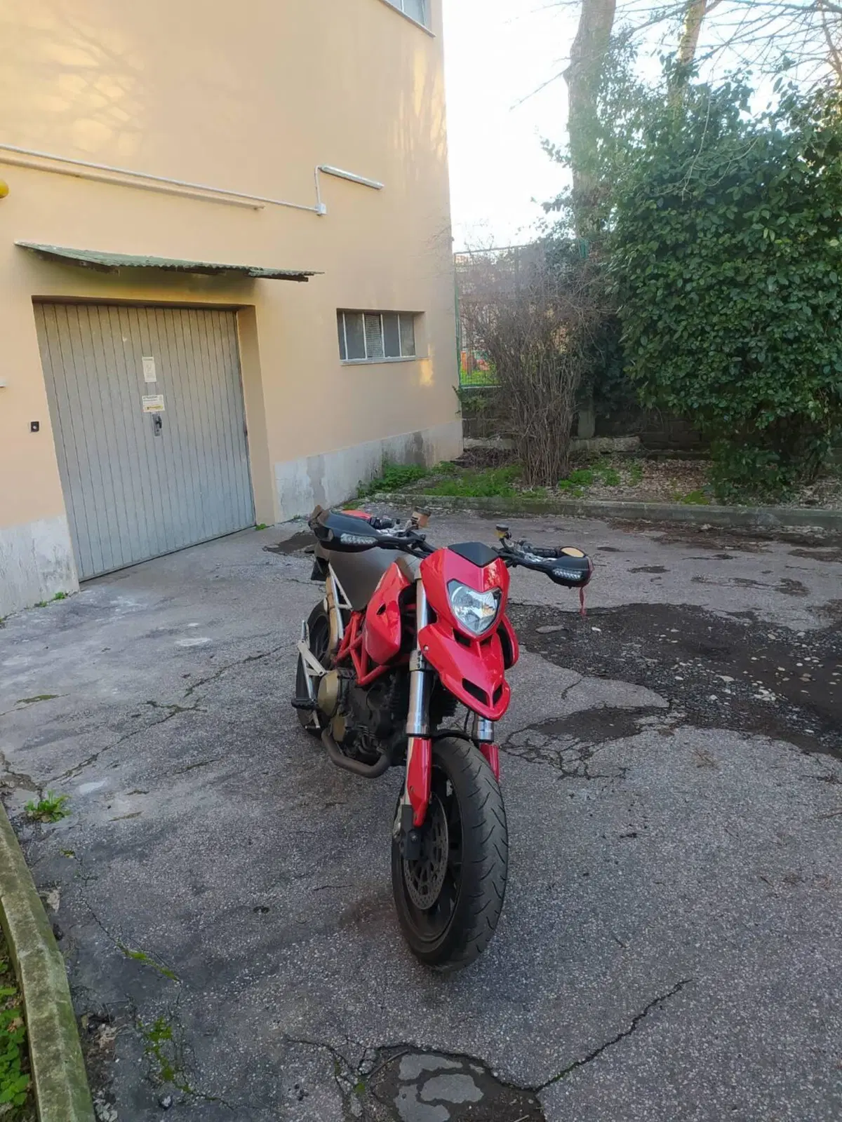 Ducati Hypermotard 1100 (2007 - 09) (4)