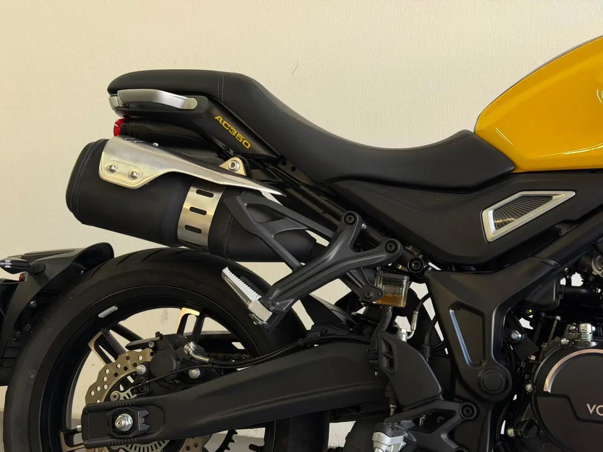 Voge Trofeo 350AC (2022 - 26) (4)