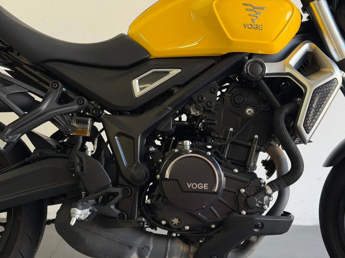 Voge Trofeo 350AC (2022 - 26) (5)