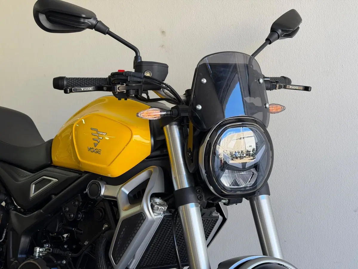 Voge Trofeo 350AC (2022 - 26) (6)