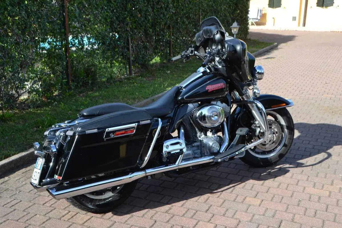 Harley-Davidson 1450 Electra Glide Standard (1999 - 05) - FLHTI (2)