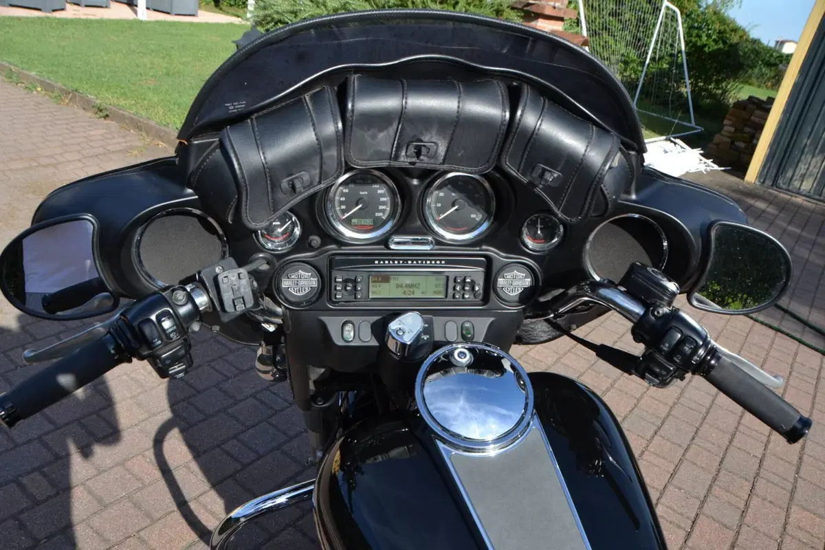 Harley-Davidson 1450 Electra Glide Standard (1999 - 05) - FLHTI (7)