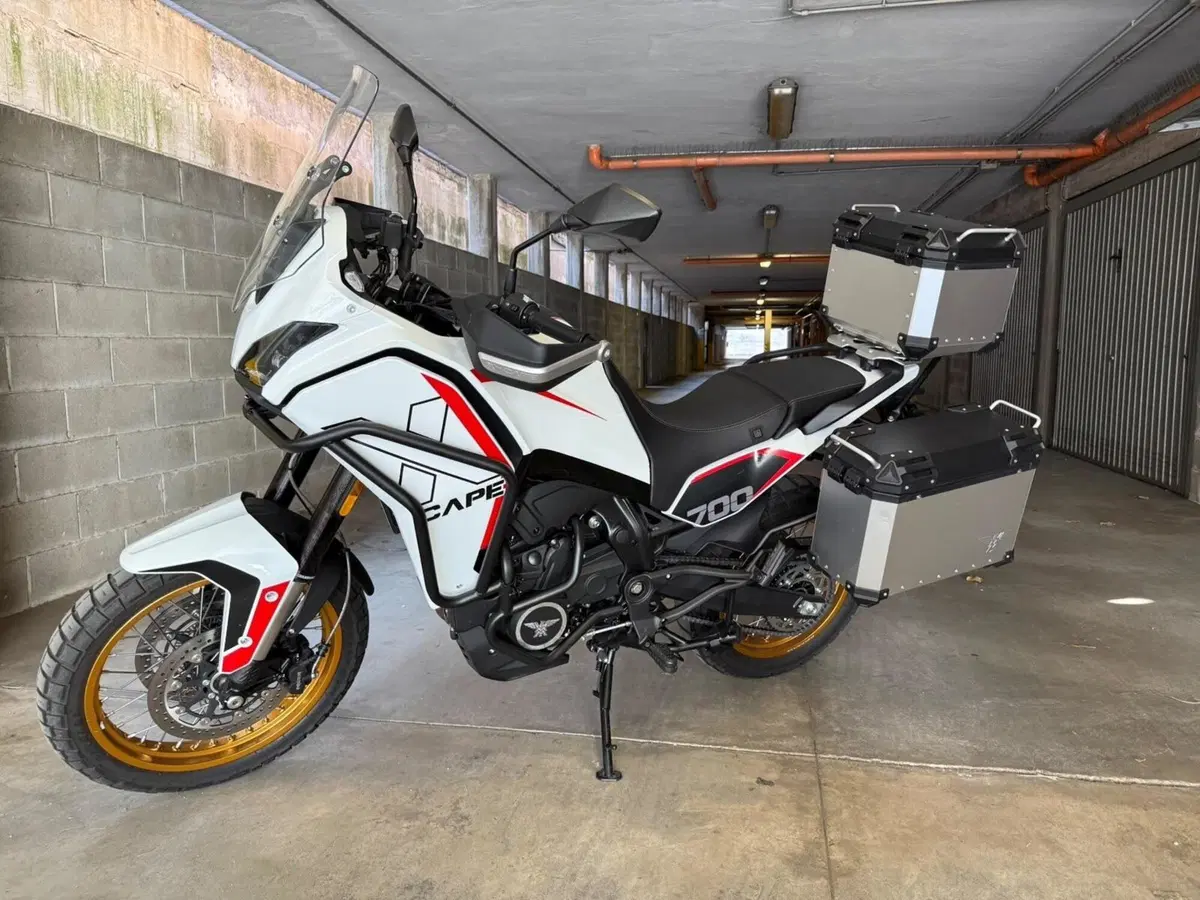 Moto Morini X-Cape 700 Gold Edition (2025 - 26) (4)
