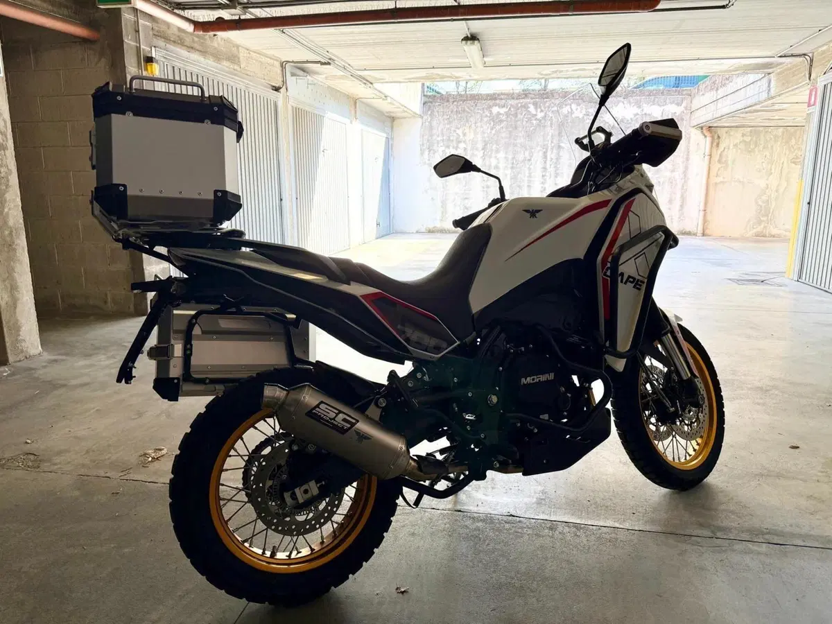 Moto Morini X-Cape 700 Gold Edition (2025 - 26) (5)