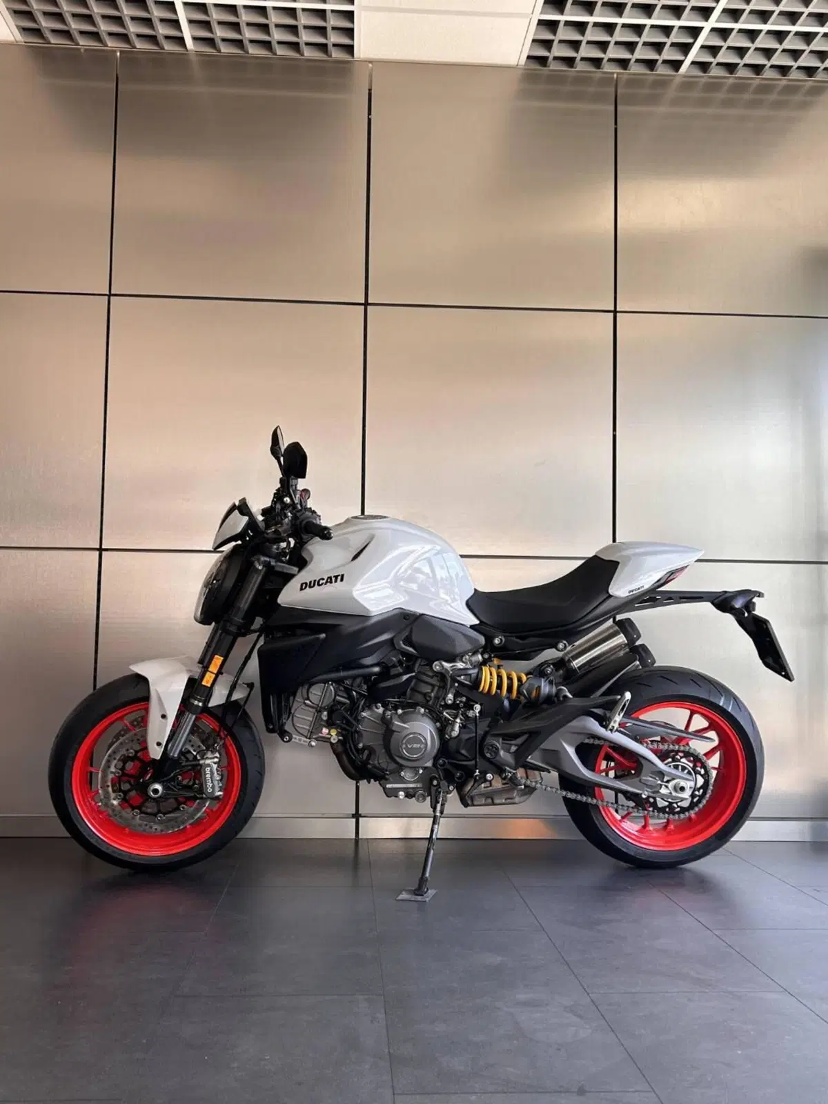Ducati Monster 890 + (2026) (4)