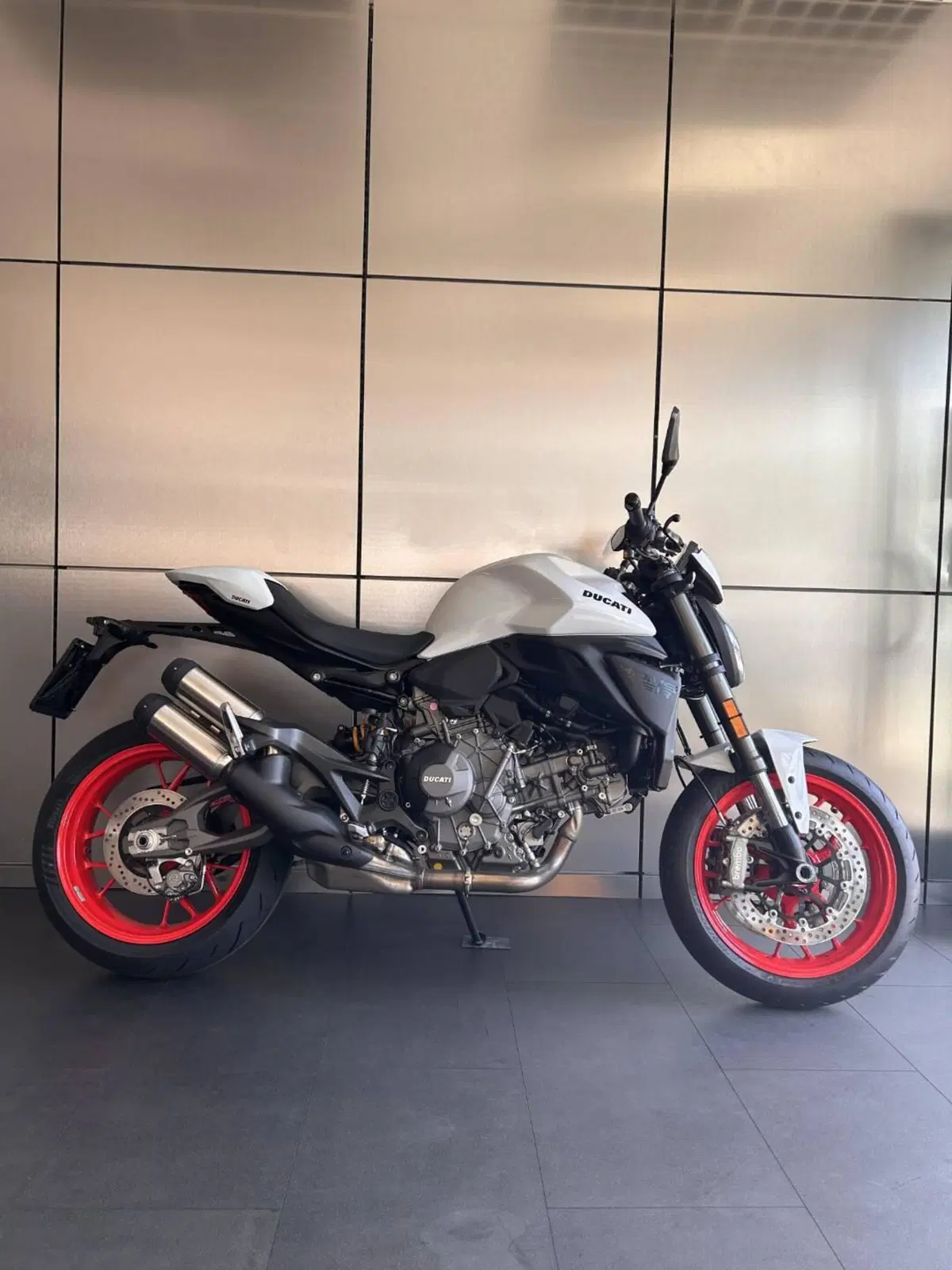 Ducati Monster 890 + (2026)